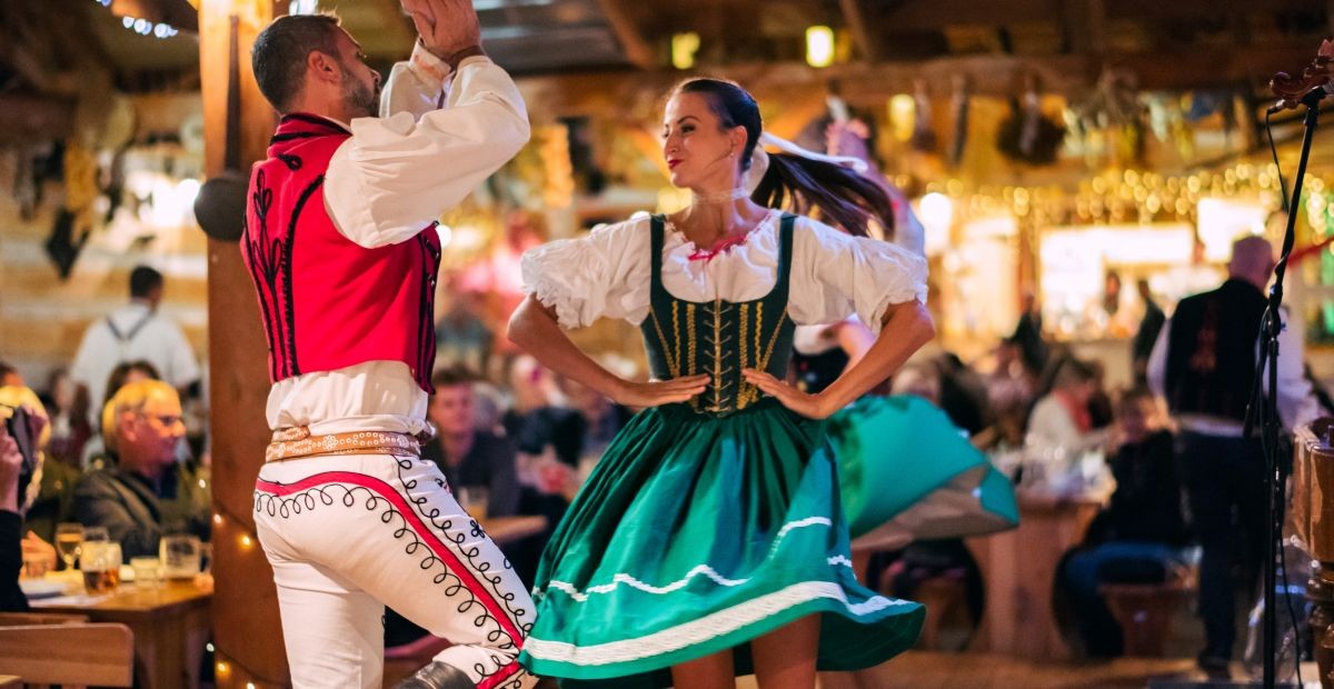 Folklor Garden –фольклорный вечер.
